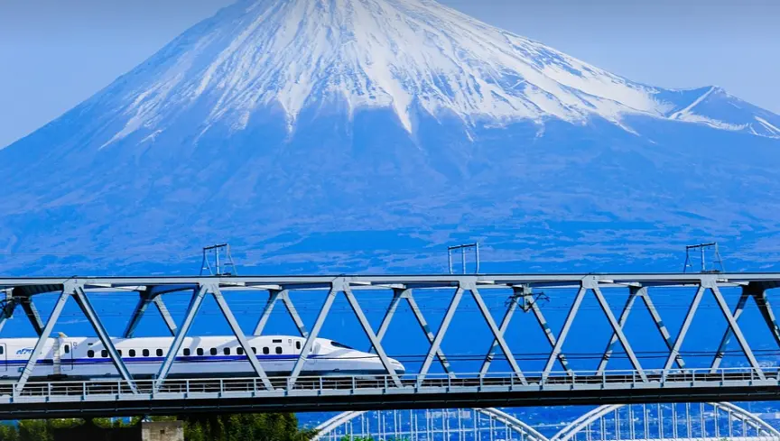Embark on a Journey Through Japan's Splendor by Rail: An Unforgettable Guide to Train Adventures 6150